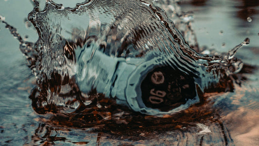 Cómo funciona la resistencia al agua de los relojes: lo que realmente significa 30m, 50m y 100m